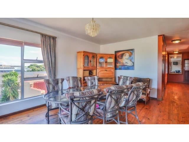 5 Bedroom Property for Sale in Stilbaai Wes Western Cape